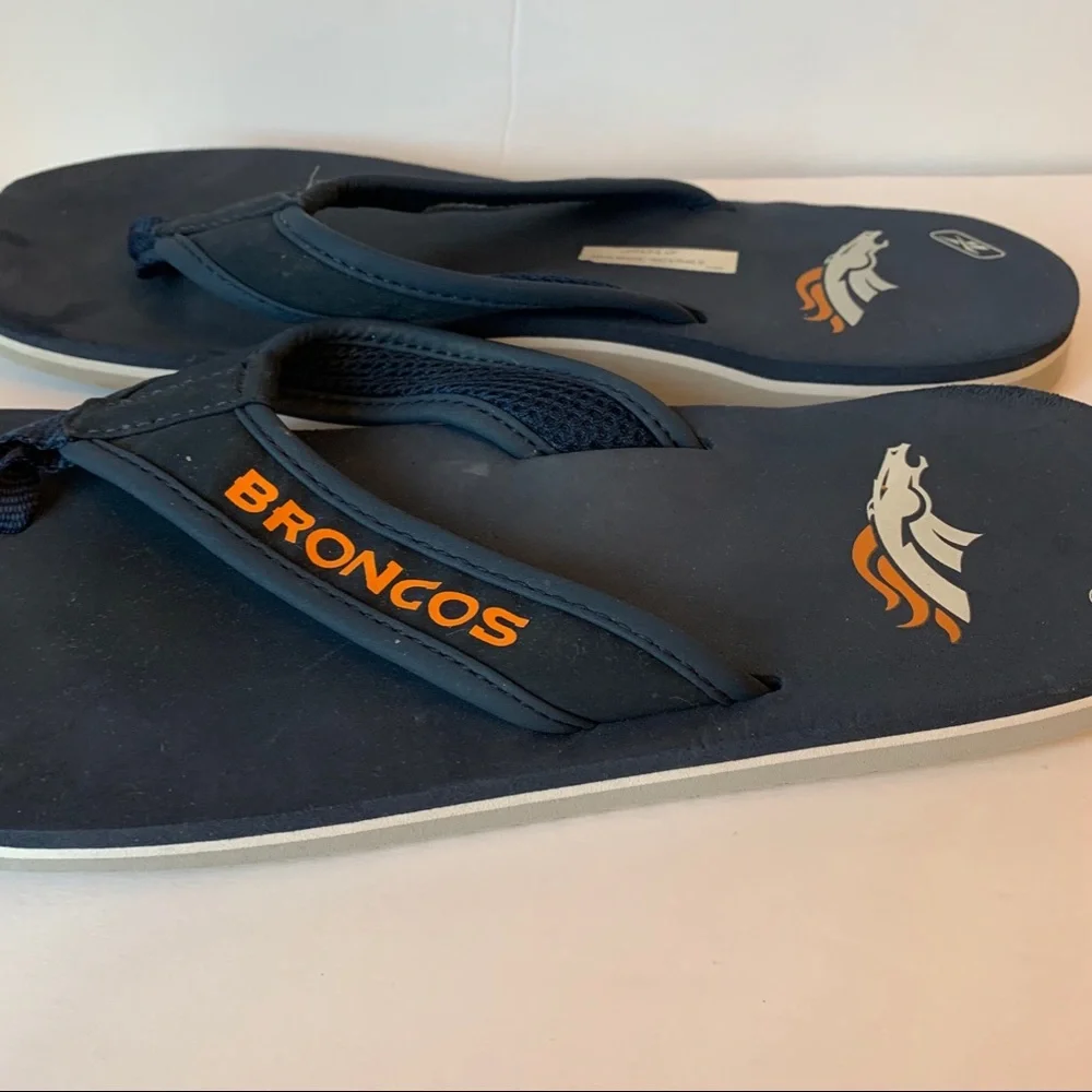 Reebok 8 Denver Broncos flip flops thong sandal